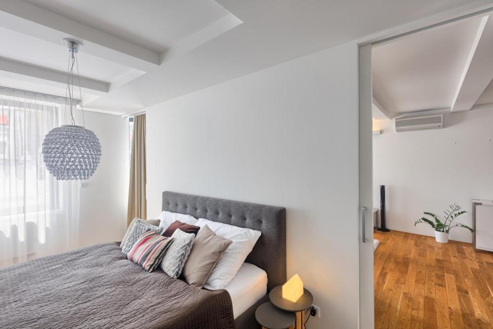 Wishlist Residences - Karlin Apartment Prag
