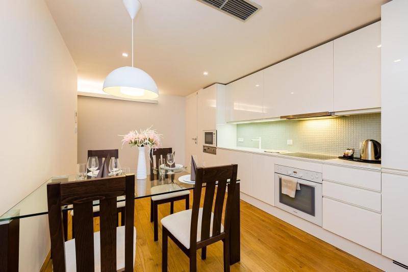 Wishlist Residences - Karlin Apartment Prag